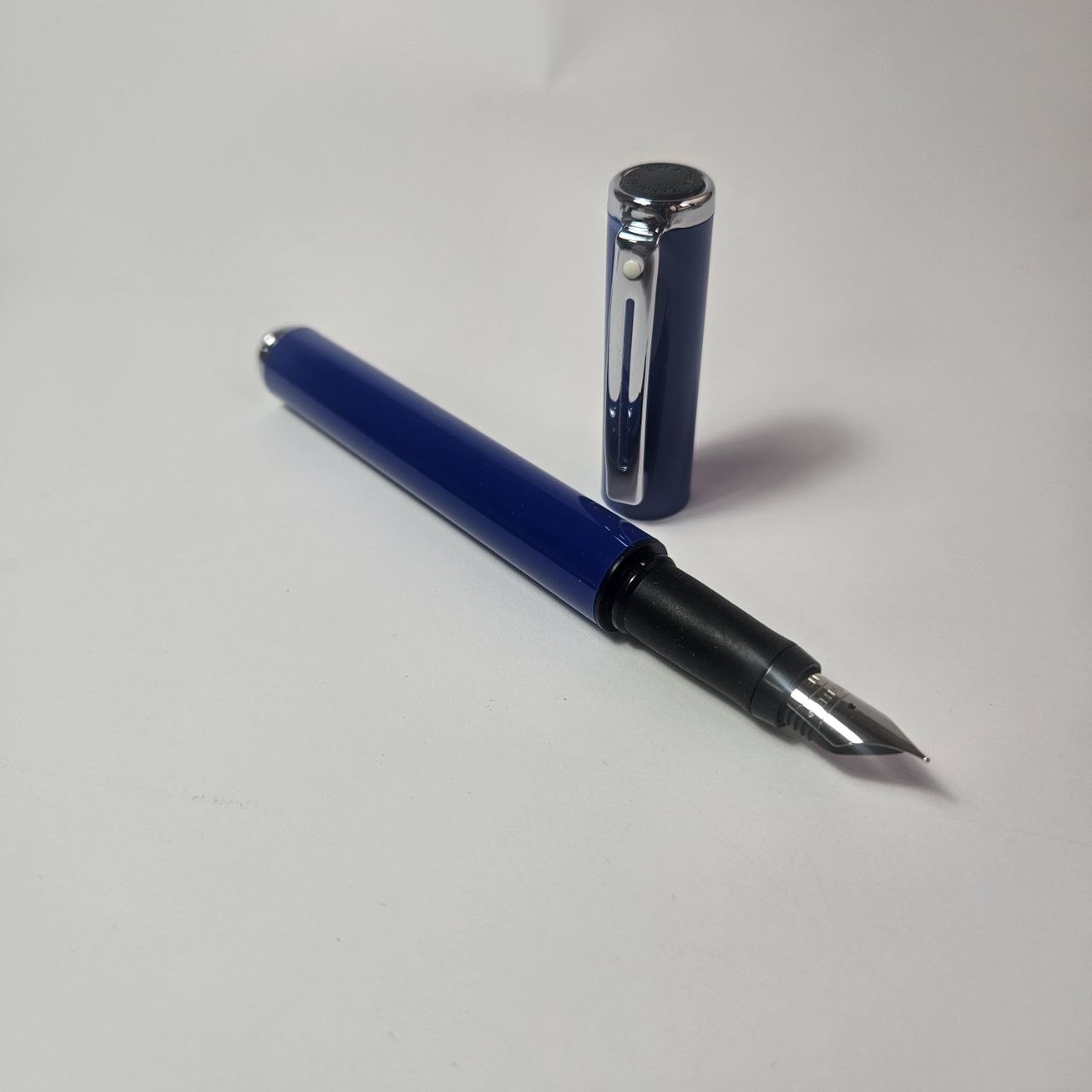 Sheaffer Pop Fountain Pen – Stylish Entry-Level Pen for Writing and Calligraphy